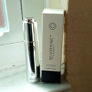 Rejuveniqe oil by MONAT/ modern nature
